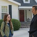 Foto Kaitlyn Dever, Timothy Olyphant