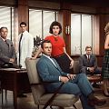 Foto Caitlin Fitzgerald, Lizzy Caplan, Michael Sheen, Nicholas D'agosto, Teddy Sears