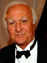 Robert Loggia