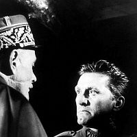 Glória Feita de Sangue : Foto George MacReady, Kirk Douglas, Stanley Kubrick