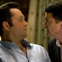 Separados pelo Casamento : Foto John Michael Higgins, Vince Vaughn