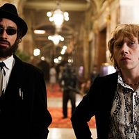 Moonwalkers - Rumo à Lua : Foto Robert Sheehan, Rupert Grint