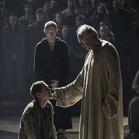 Foto Finn Jones, Jonathan Pryce