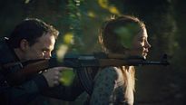 <strong>Na Terra de Amor e Ódio</strong> Trailer Legendado
