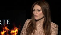 Carrie - A Estranha - Entrevista legendada com Julianne Moore