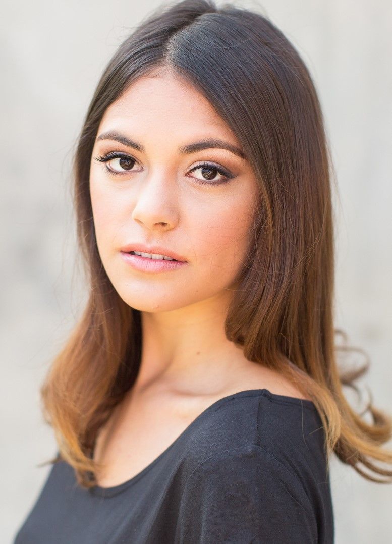 Alexxis Lemire Height