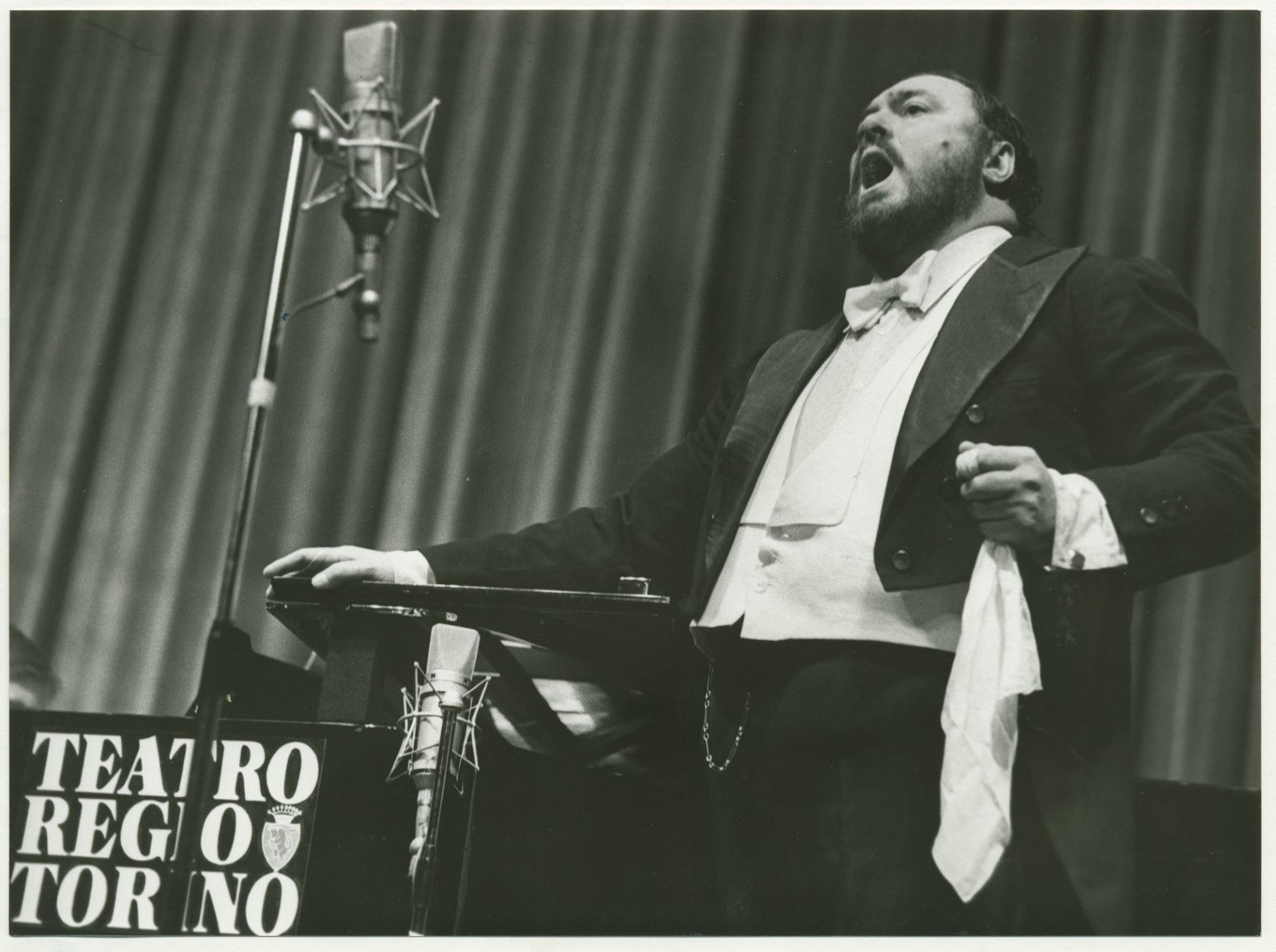 Foto De Pavarotti Pavarotti Foto Luciano Pavarotti Adorocinema
