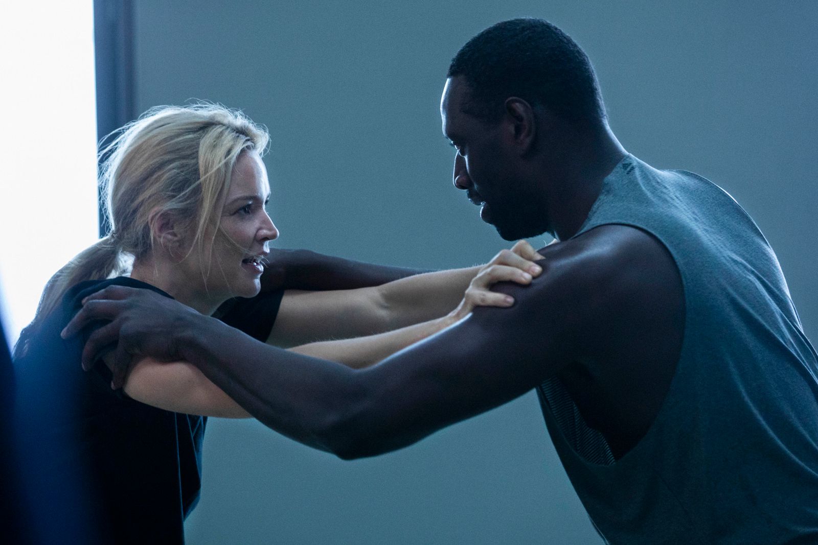 Film Avec Virginie Efira Et Omar Sy Foto de Omar Sy - Foto Omar Sy, Virginie Efira - AdoroCinema