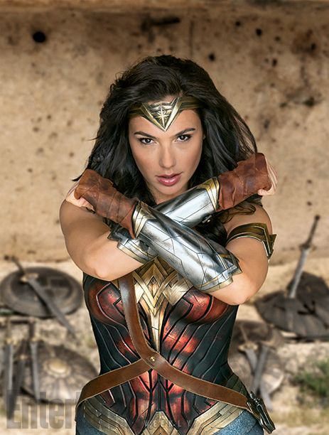 Mulher Maravilha Gal Gadot Surge Pronta Para A Batalha Em Novas Imagens Do Longa Adorocinema