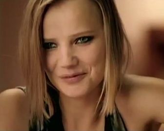 <strong>Elles</strong> Trailer (2) Legendado