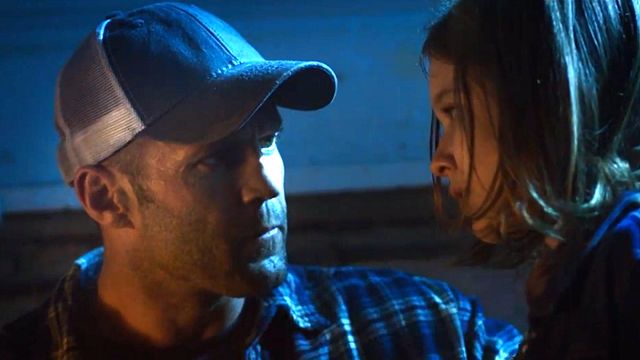 Linha de Frente Trailer Legendado