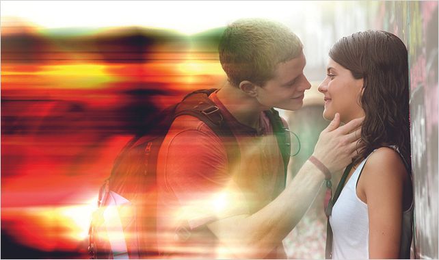 Projeto Almanaque : Foto Jonny Weston, Sofia Black D'Elia