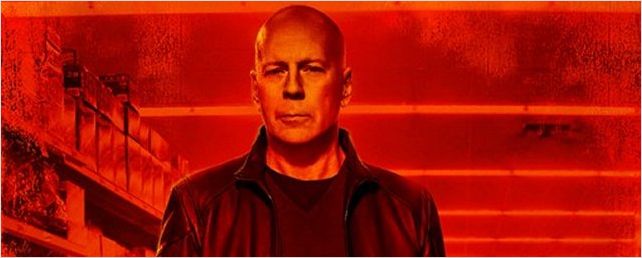 RED 2: Novos cartazes mostram astros do filme rodeados por armas