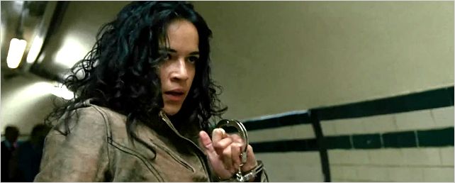 Exclusivo: Michelle Rodriguez e Gina Carano brigam em vídeo legendado de Velozes & Furiosos 6