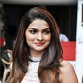 Foto Prachi Desai
