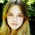 Foto Odessa Young