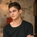 Foto Hero Fiennes Tiffin