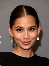 foto de Jasmine Curtis-Smith