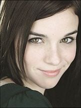 foto de Renee Felice Smith