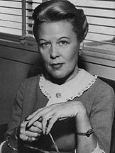 foto de Joan Harrison