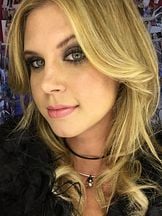 foto de Carolinie Figueiredo