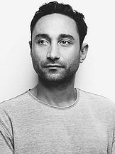 foto de Deniz Cooper