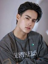 foto de Paris Intarakomalyasut