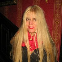 Foto Phoebe Legere