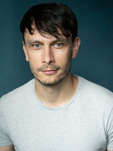 Pôster de Half Man Temporada 1