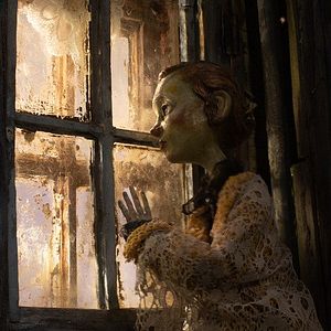 Foto The Girl Who Cried Pearls