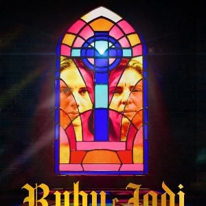 Foto Ruby e Jodi: Uma Seita de Pecado e Poder