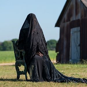 Foto A Mulher no Jardim