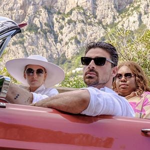 Foto Outro Pequeno Favor