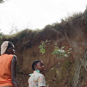Foto Todas as Estradas de Terra Têm Gosto de Sal