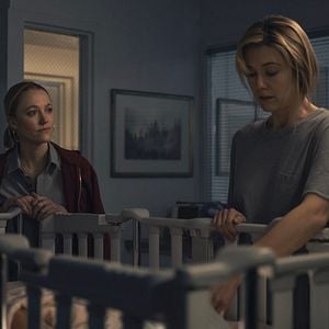 Foto A Mão Que Balança o Berço