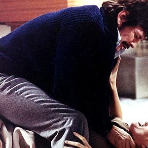 Foto Alguém Atrás da Porta