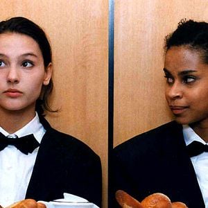 Foto Uma Garota Solitária