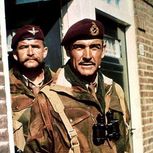 Foto Uma Ponte Longe Demais