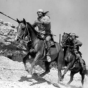 Foto Caminhos Ásperos