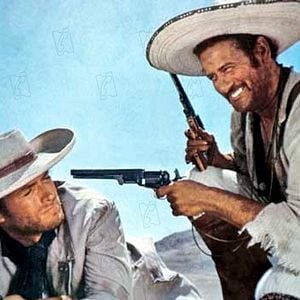 Foto Três Homens em Conflito