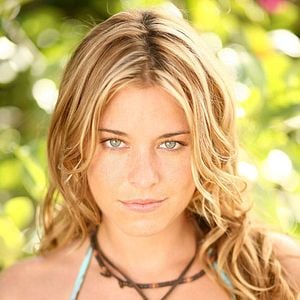 Foto Beyond the Break