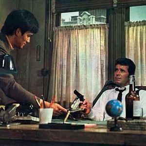 Foto Detetive Marlowe em Ação