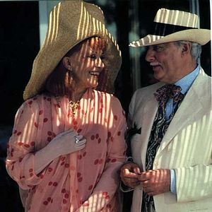 Foto La vieille qui marchait dans la mer