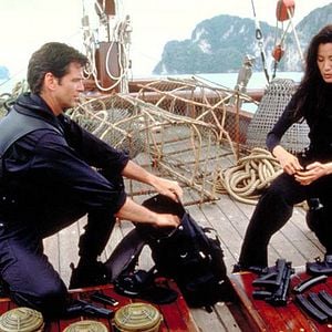 Foto 007 - O Amanhã Nunca Morre