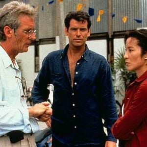 Foto 007 - O Amanhã Nunca Morre