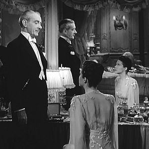 Foto Envolto nas Sombras