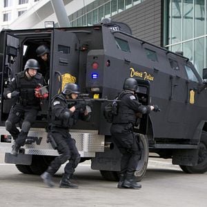 Foto S.W.A.T. - Comando Especial 2