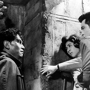 Foto Homem Mau Dorme Bem