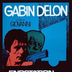 Foto Dois Homens Contra uma Cidade