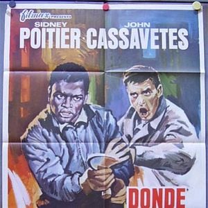 Foto Um Homem Tem Três Metros de Altura